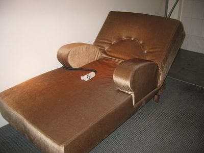 從家居休閑到專業(yè)理療 多功能沙發(fā)的跨界融合